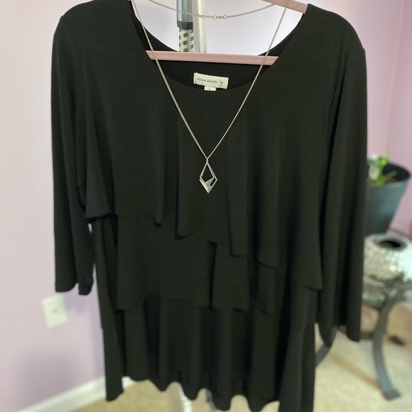 Beautiful tiered black Susan Graver top!🖤🖤🖤 - Picture 5 of 5